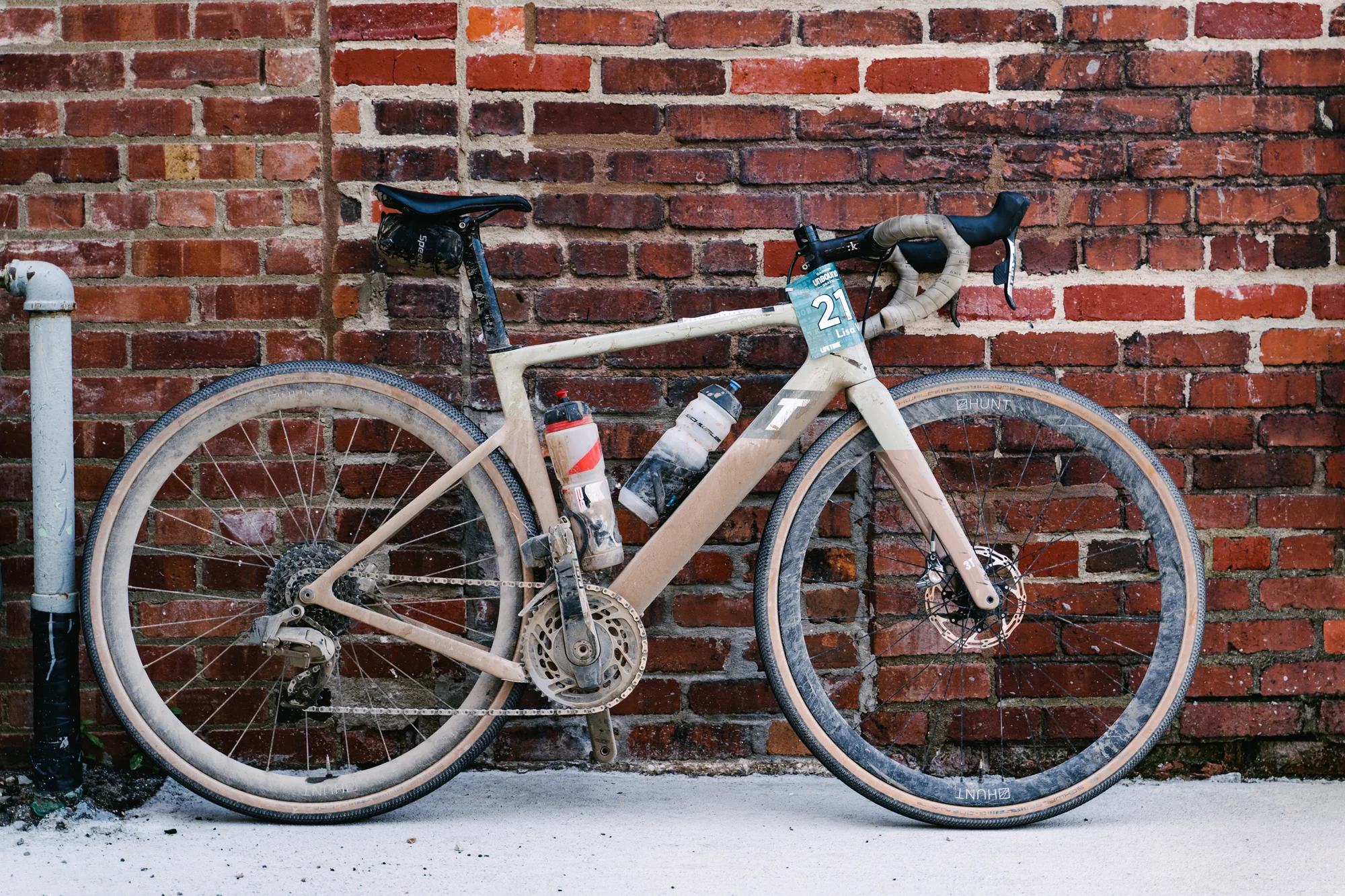 HUNT 35 Carbon Gravel Wheelset - Image 12