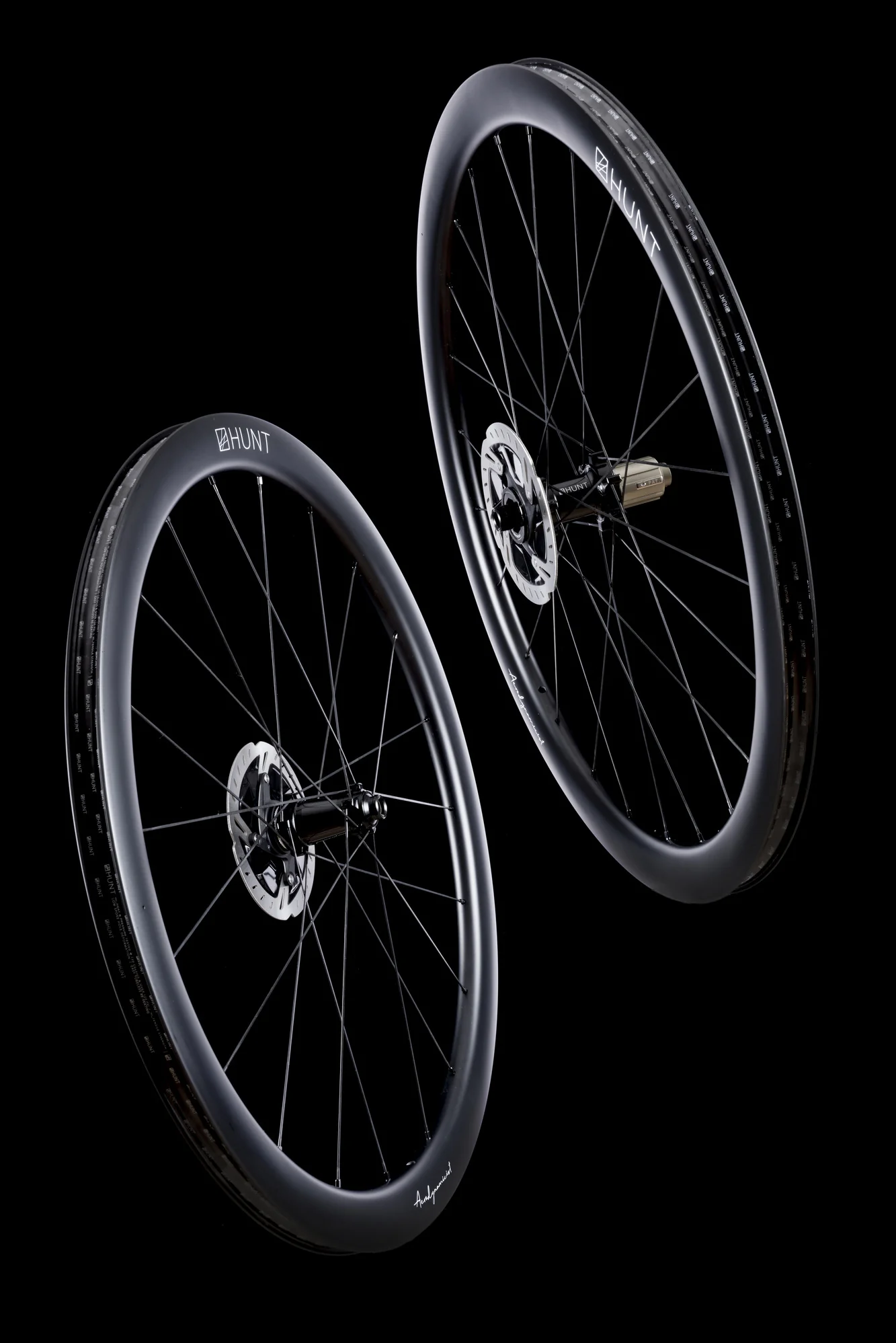 HUNT 44 Aerodynamicist Carbon Disc Wheelset - Image 12