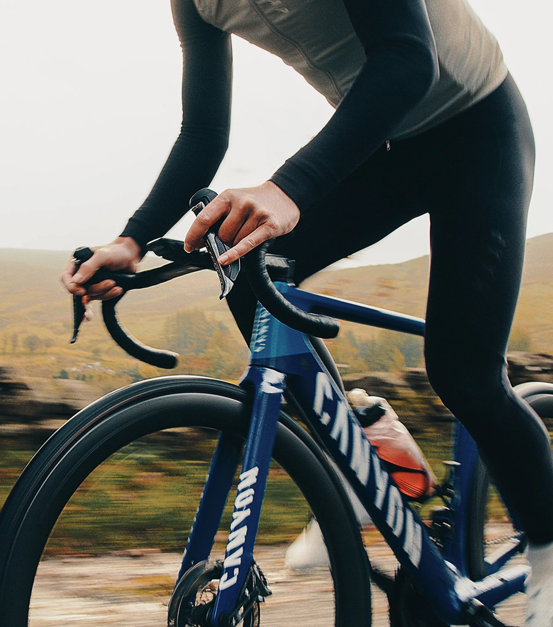 HUNT 44 Aerodynamicist Carbon Disc Wheelset | Previous Model IC266 - Image 4