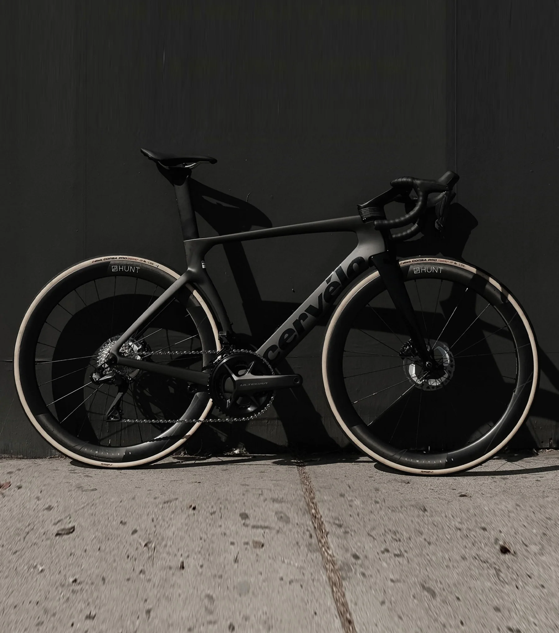 HUNT 44 Aerodynamicist Carbon Disc Wheelset | Previous Model IC266 - Image 5