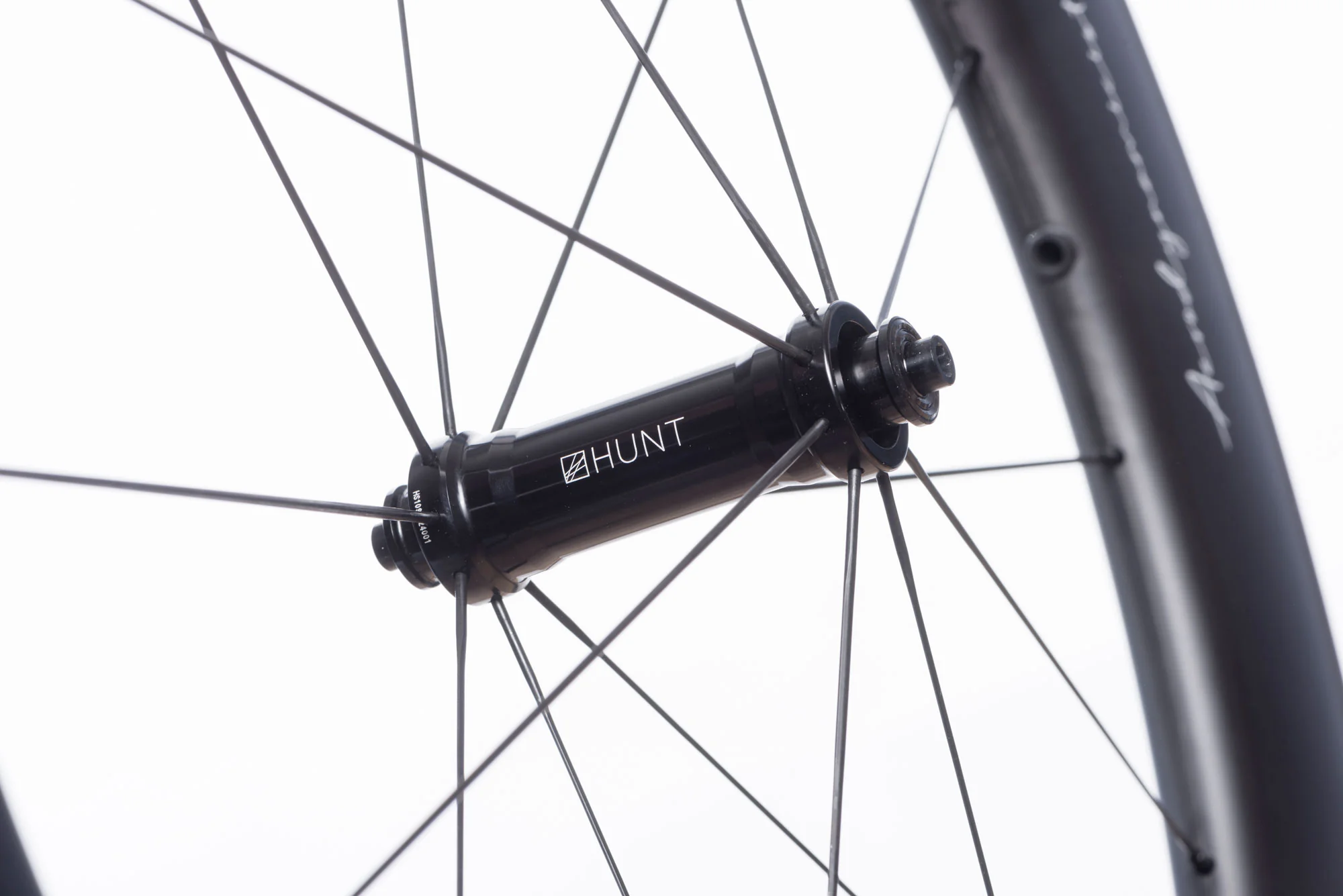 HUNT 82 Carbon Aerodynamicist Wheelset - Image 5